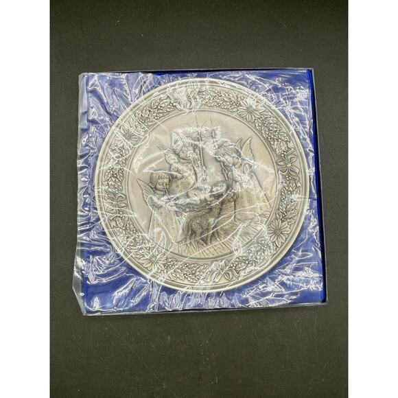Hudson Pewter 1979 Jesus with Angels Christmas Manger Plate USA 6" - Picture 3 of 8